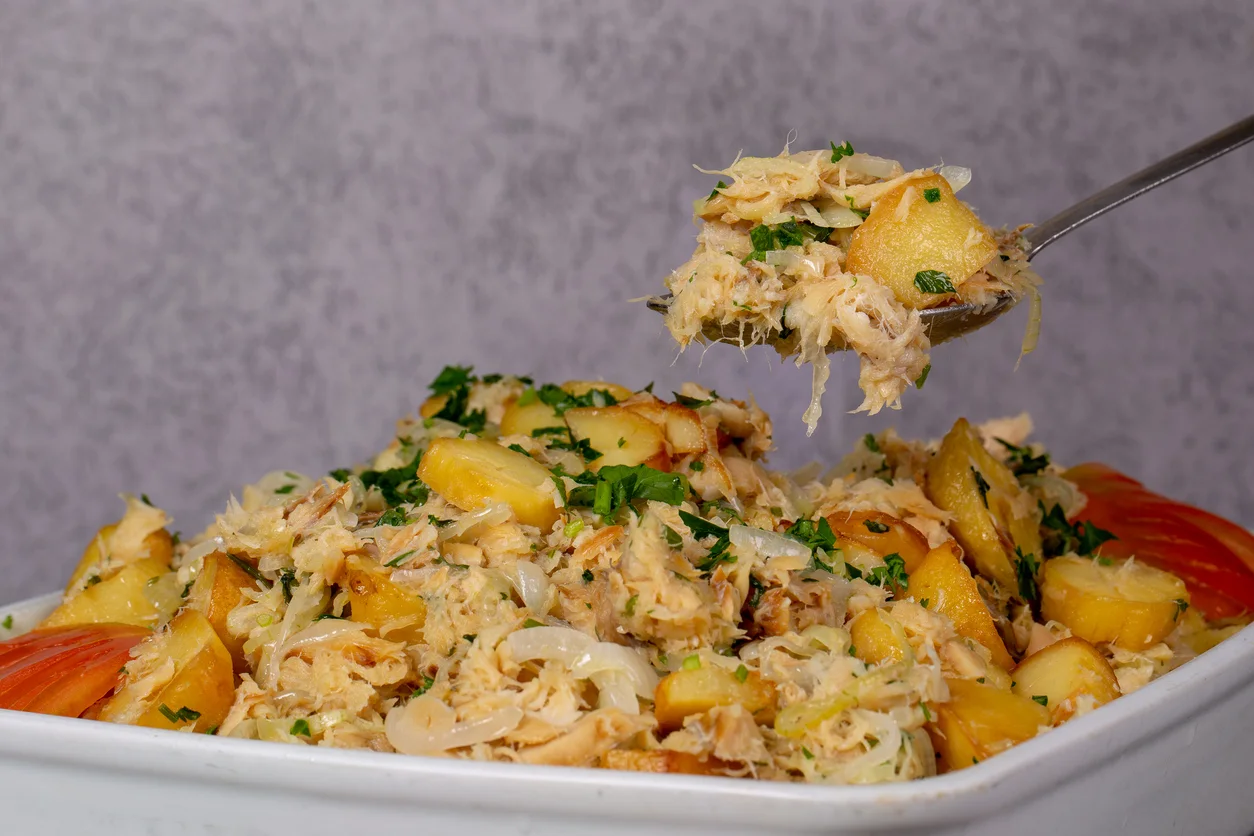 imagem de um prato de bacalhau a portuguesa
