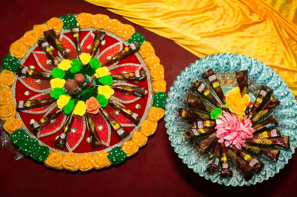 imagem mostra doces juninos em cima de uma mesa